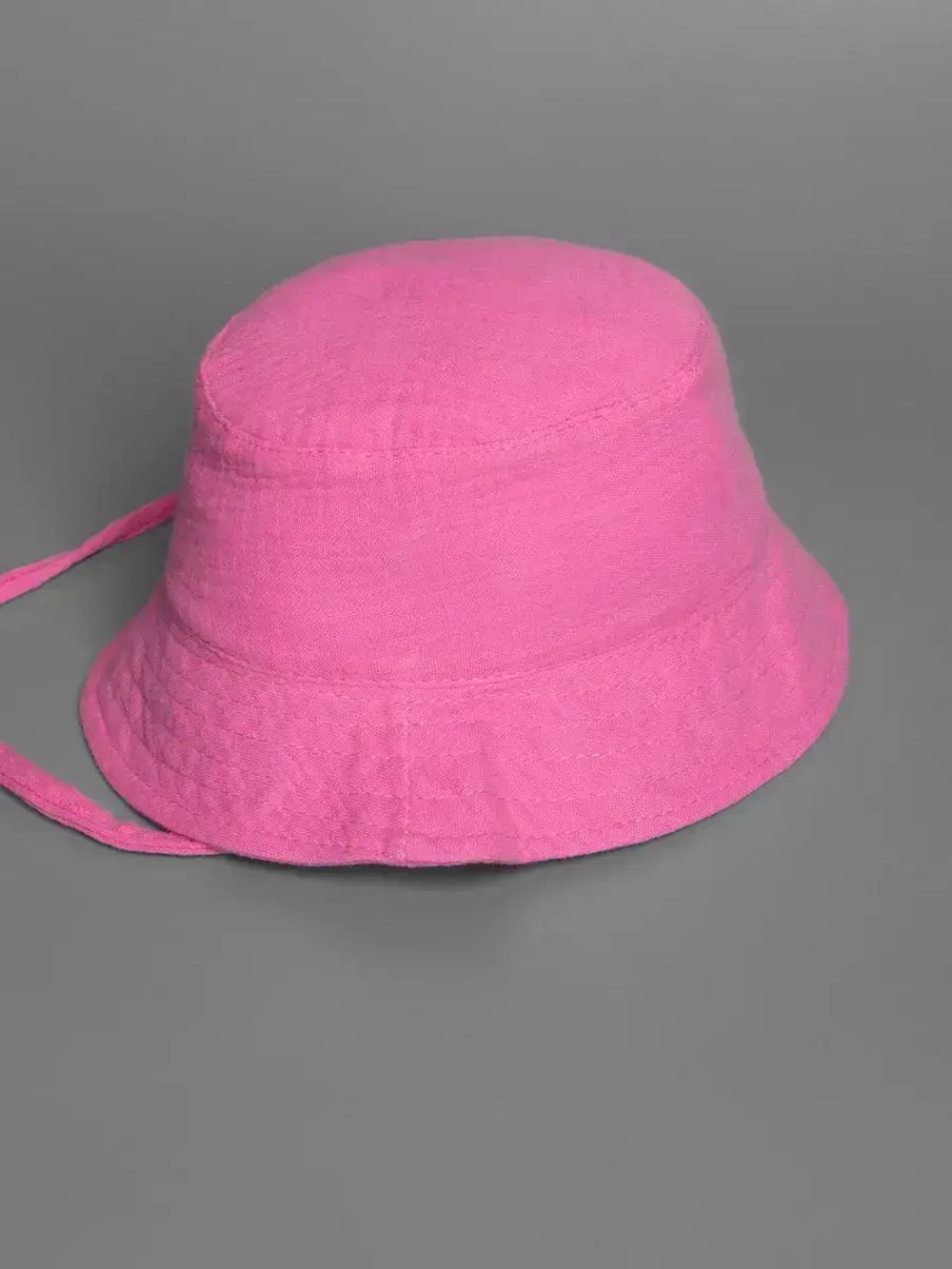Розовая детская панама на лето с завязками