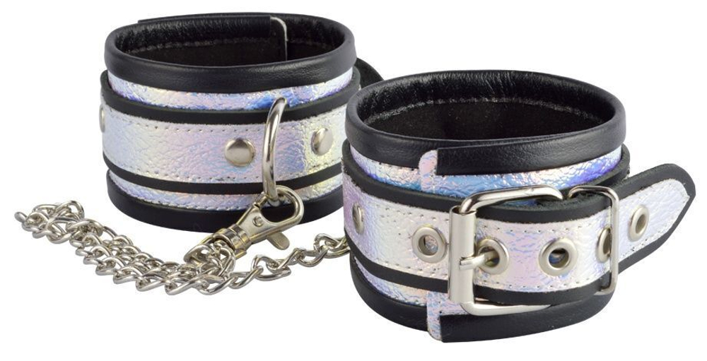 Черные оковы с голографическими вставками на регулируемых ремешках (Цвет: черный с серебристым)