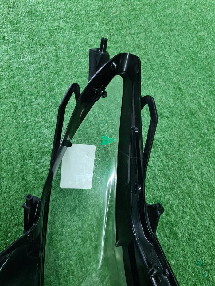 Стекло фары левое Toyota Camry xv70 (2020-н.в.)