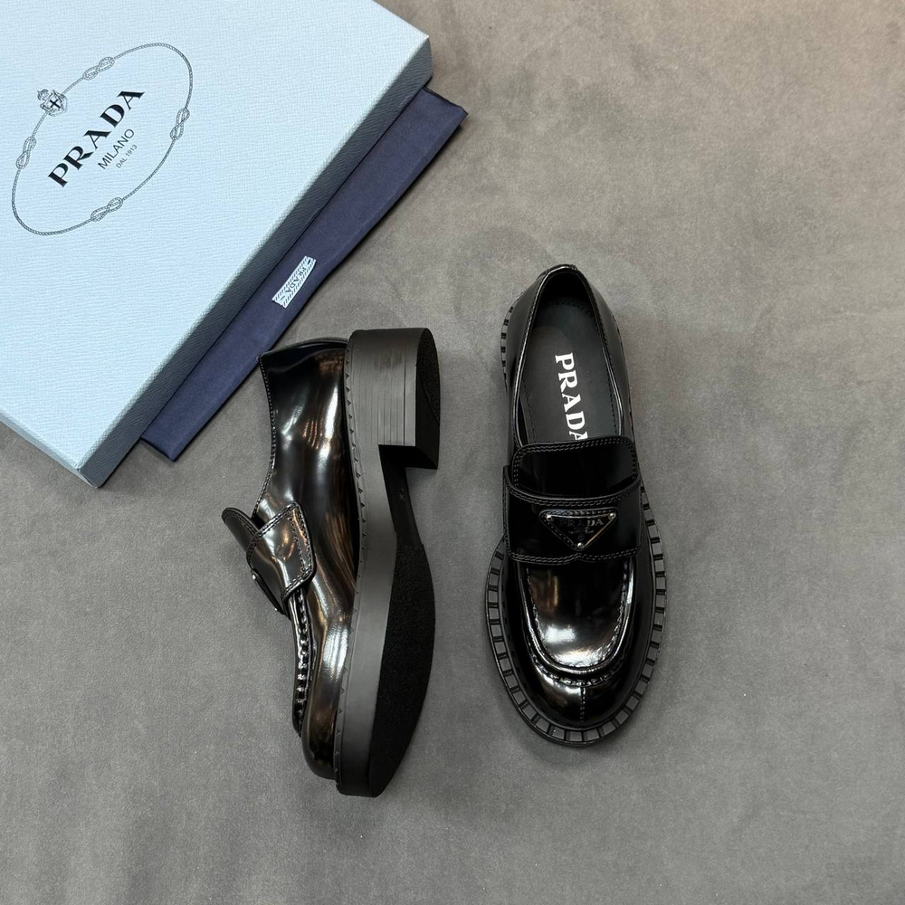 Лоферы Prada