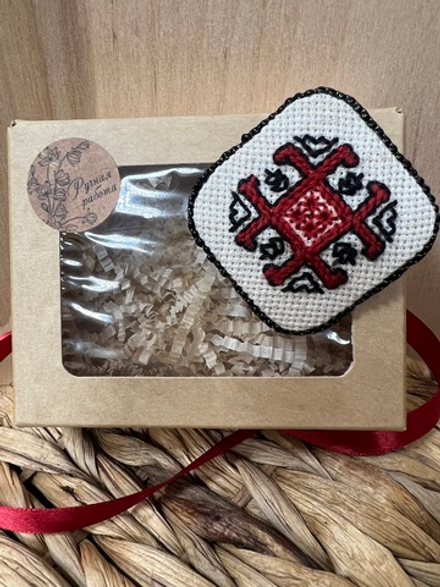 Брошь ручн. раб. вышивка