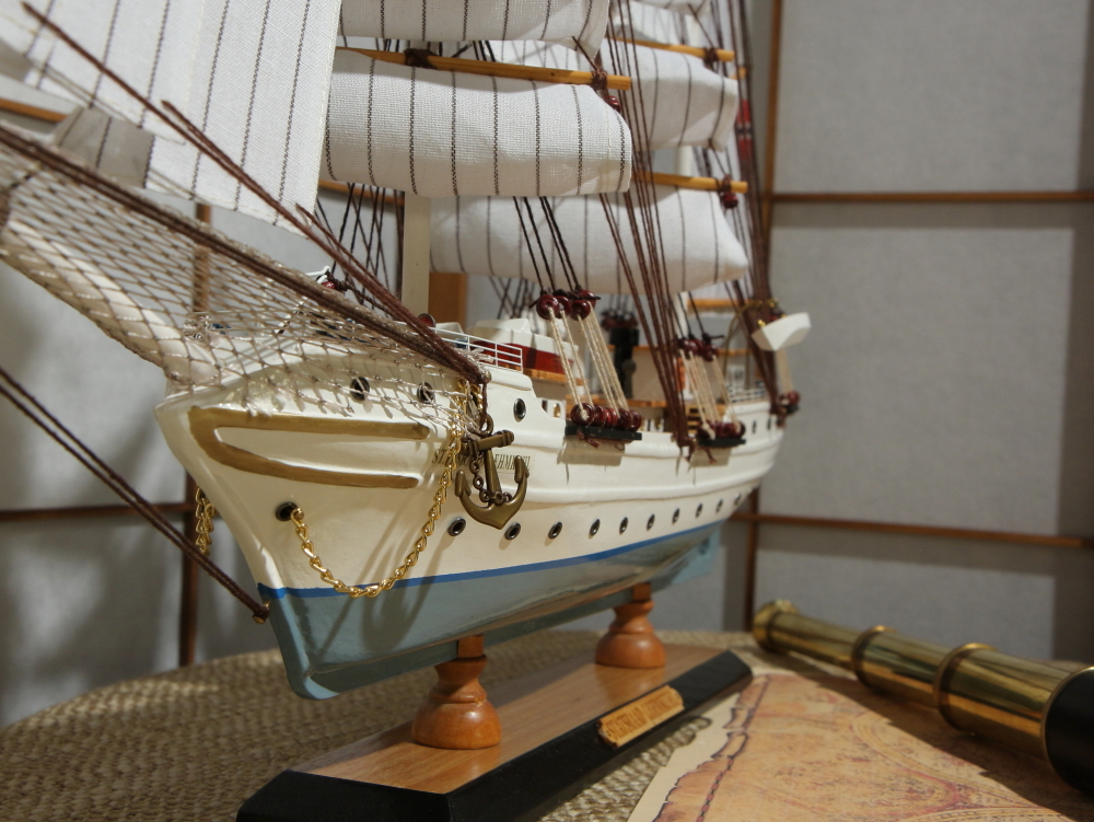 Модель парусника ''Statsraad lehmkuhl'