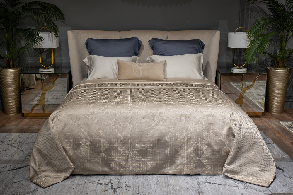 Покрывало 260х260 Garda Decor Gloss бежевое