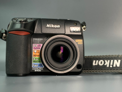 Nikon Coolpix E8400