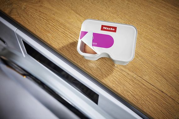 Средство для стирки деликатных тканей и изделий из шерсти Miele WoolCare Caps