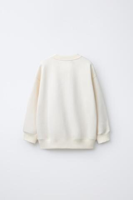 ZARA ТОЛСТОВКА С НАШИВКАМИ «ВИШНИ», ЭКРЮ