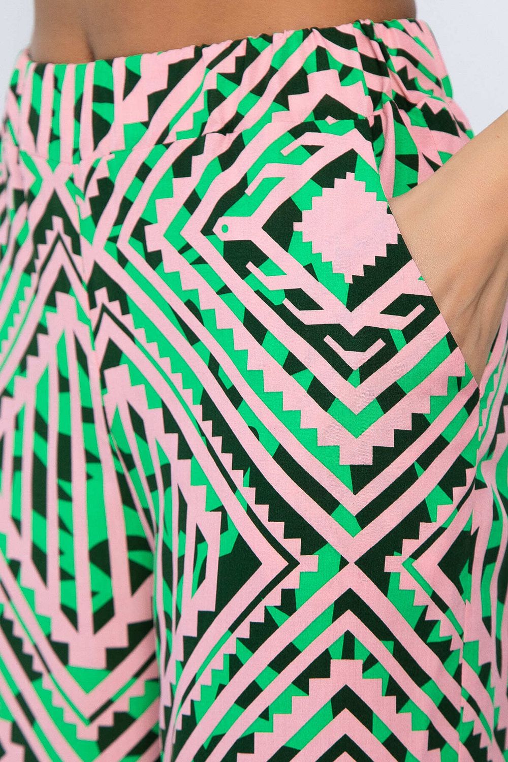 Костюм Аксиома успеха (зелено-розовый) К13831-5М LT Collection