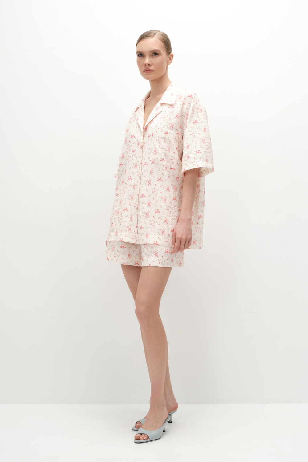 Блуза с коротким рукавом в цветы