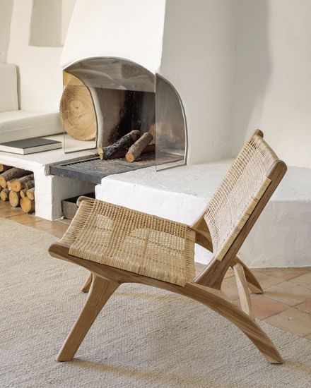 Кресло Beida из массива тика La Forma Испания 