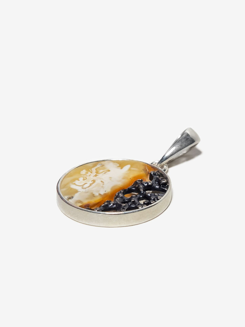 Уникальный серебряный кулон с цельным пейзажным янтарем, серебро 925 пробы