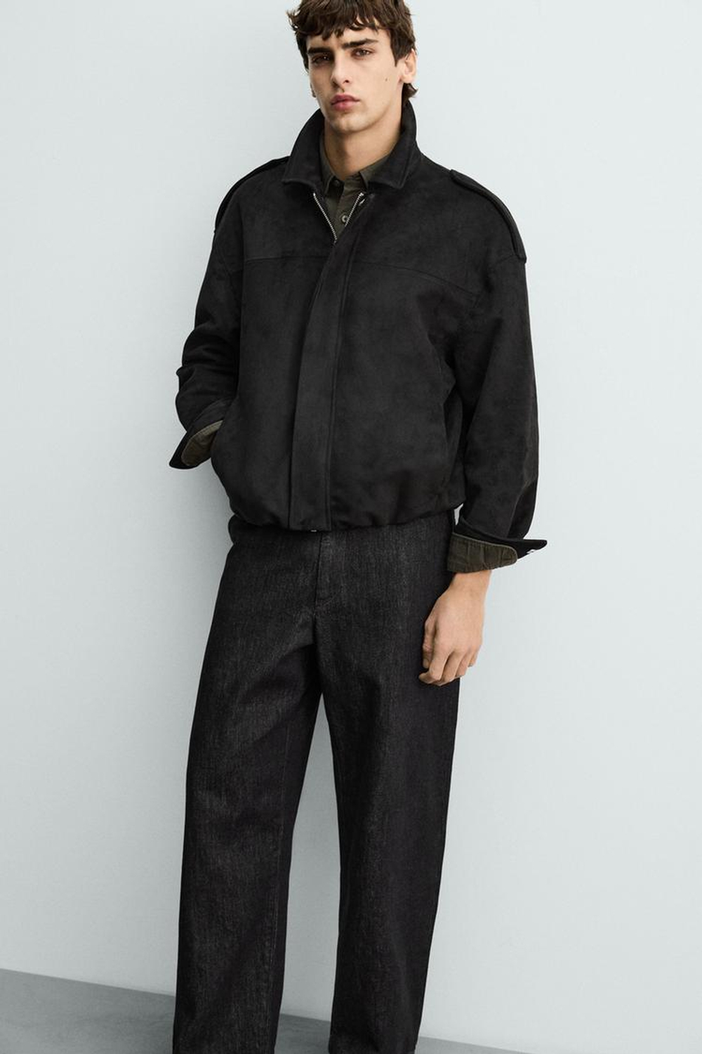 ZARA УКОРОЧЕННАЯ КУРТКА ИЗ ИСКУССТВЕННОЙ ЗАМШИ, ЧЕРНЫЙ