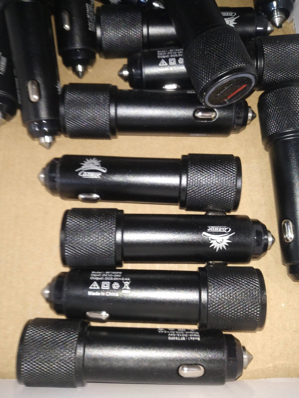 Зарядное устройство автомобильное в прикуриватель Солнце WF790PD