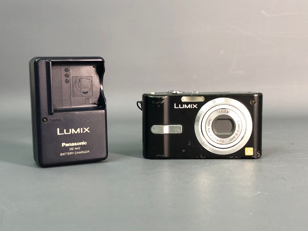 Panasonic Lumix DMC-FX12