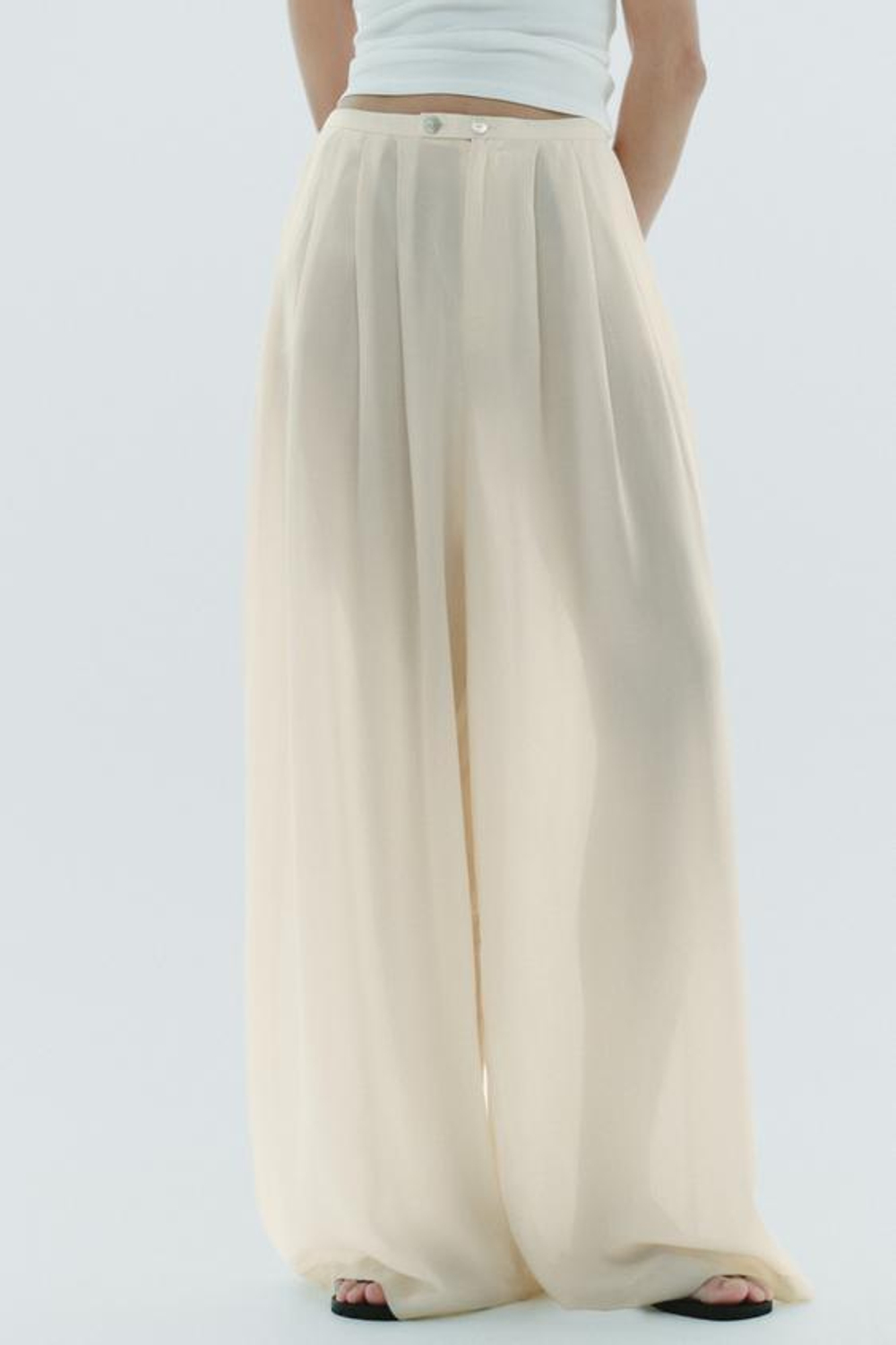 ZARA ДЛИННЫЕ БРЮКИ СО МНОЖЕСТВЕННЫМИ СКЛАДКАМИ, ЭКРЮ