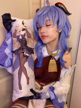 Мини дакимакура Фишль из Геншин Импакт | Genshin Impact арт. M0797, 60х20 см