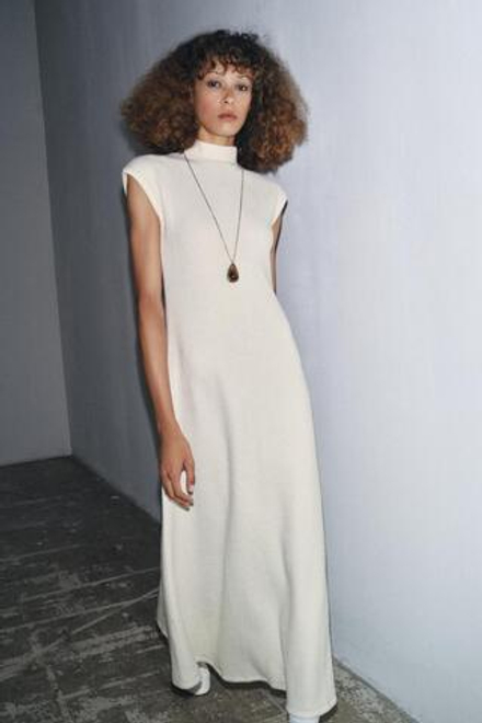 ZARA ДЛИННОЕ МЯГКОЕ ПЛАТЬЕ, ЭКРЮ