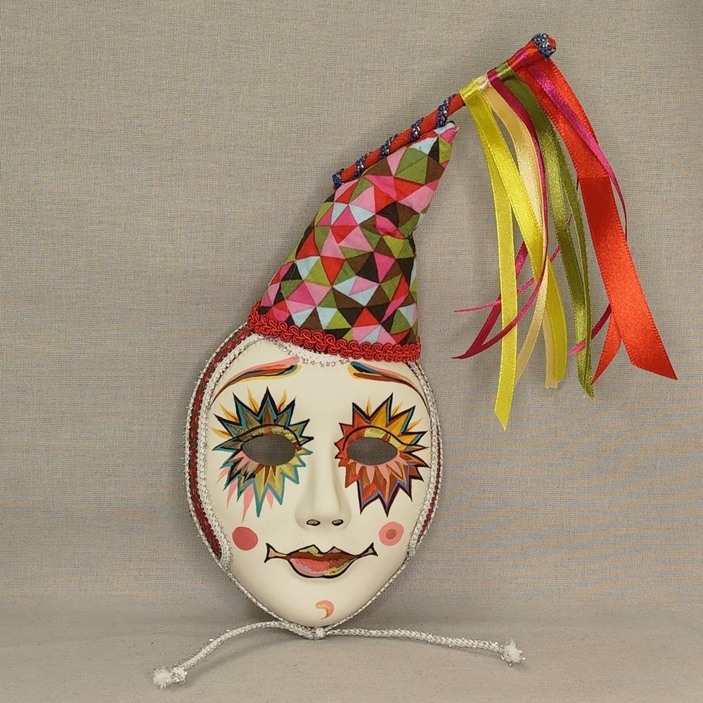 Интерьерная маска Колпак с флагом