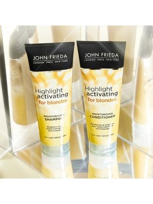 John Frieda Sheer Blonde Увлажняющий активирующий шампунь для светлых волос 250 мл