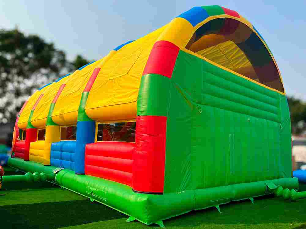 Коммерческий надувной батут «Страна Сафария» с крышей, 13*8*6 м