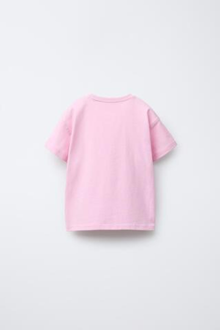 ZARA ФУТБОЛКА С КАРМАНОМ «СЕРДЦЕ» И ПРИНТОМ, БЛЕДНО-РОЗОВЫЙ