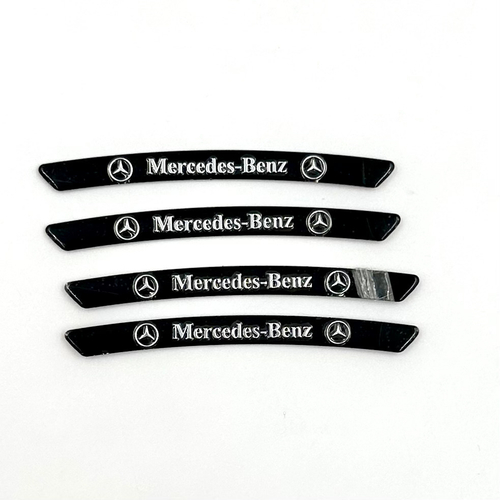 Наклейки Мерседес черные объемные пластик (шильдик Mercedes, 9х0,8см). Черные с серебристой надписью и лого - 4шт в комплекте