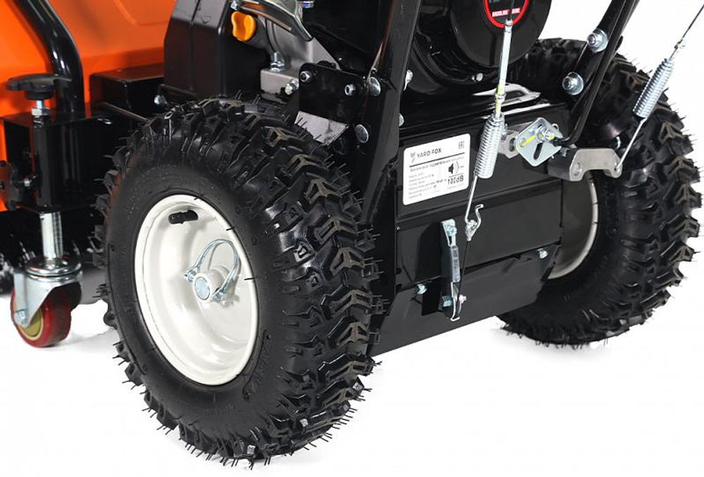 Бензиновая самоходная подметальная машина YARD FOX 600SL