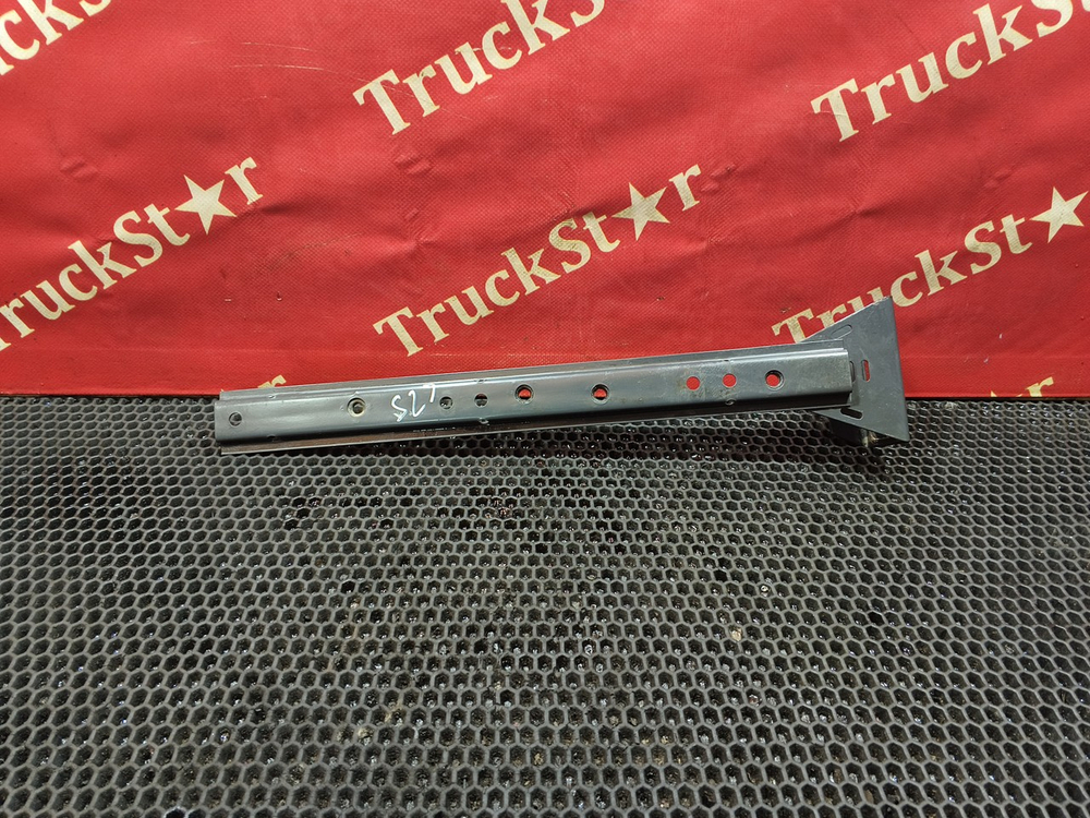 Кронштейн бокового габарита 2019г.