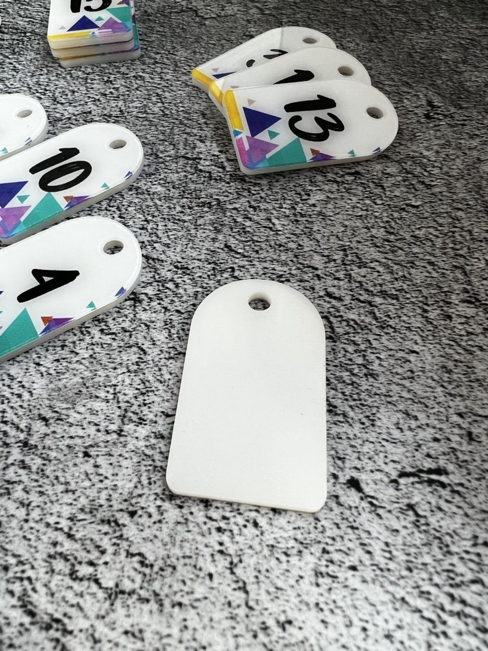 Номерки для ключей акрил 3х5 см