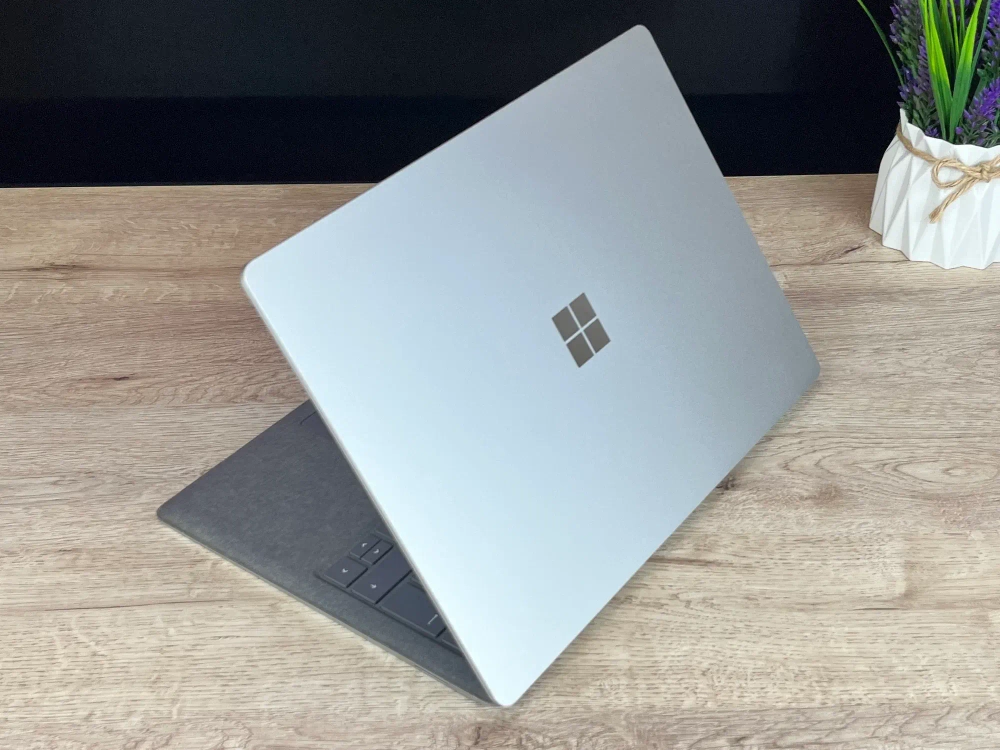 Ноутбук Microsoft Surface Laptop 3 13.5" 2256x1504, i5 1035G7, RAM 8 ГБ, SSD 256 ГБ, Intel Iris Xe Graphics, Windows 10 Pro
