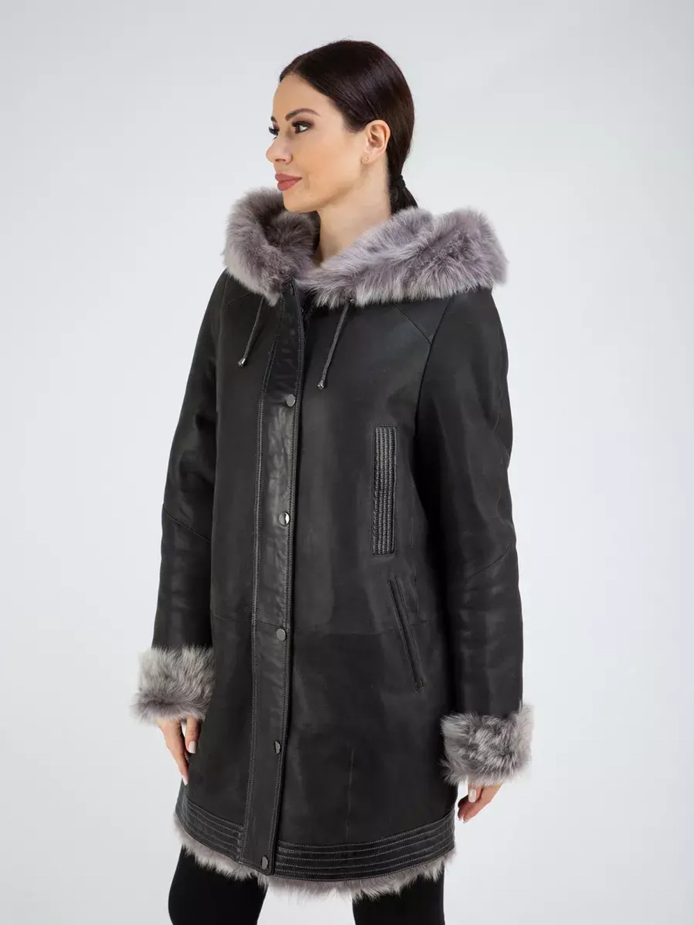 Дубленка зимняя с капюшоном натуральная оверсайз