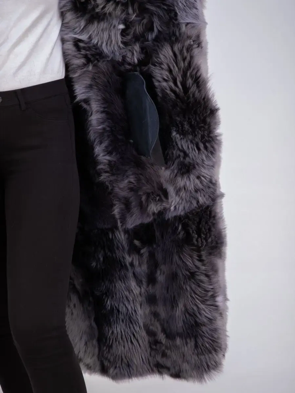 Дубленка зимняя натуральная с капюшоном длинная и теплая