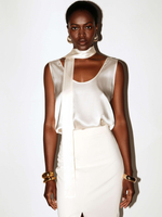 Топ с глубоким вырезом из натурального шелка с шарфиком