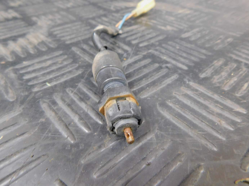 Лягушка заднего тормоза Kawasaki ZZR 400 98 053000