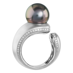 Кольцо с чёрным морским жемчугом и бриллиантами, R0216-0/11