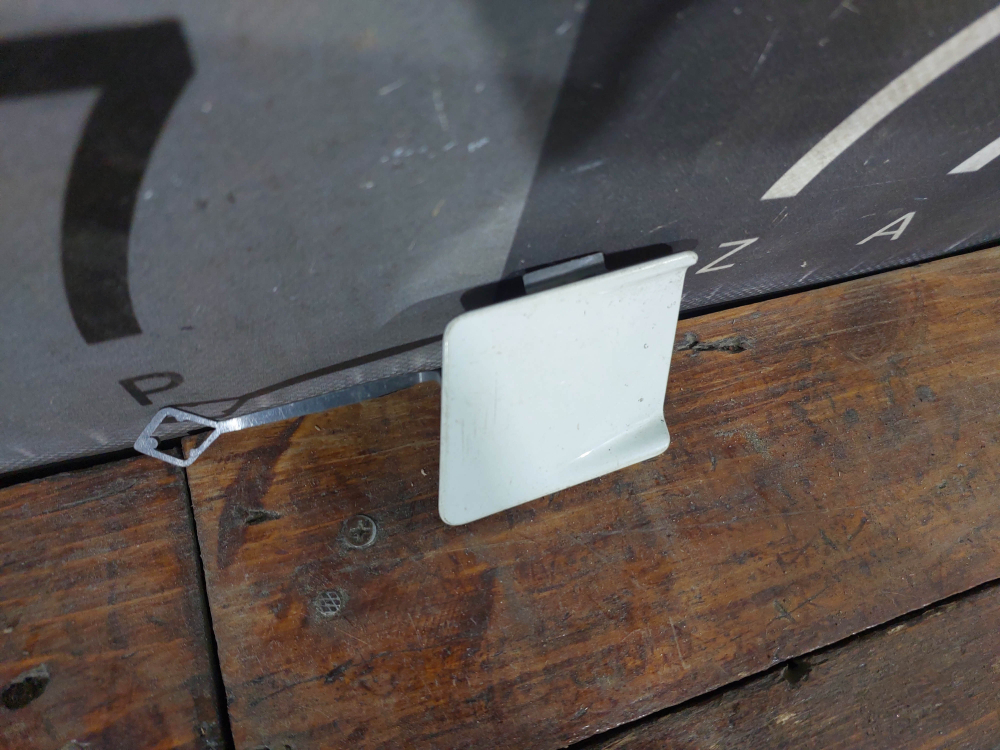 Заглушка буксировочного крюка BMW 5-Series (F10) 13-17 Б/У Оригинал 51127331609