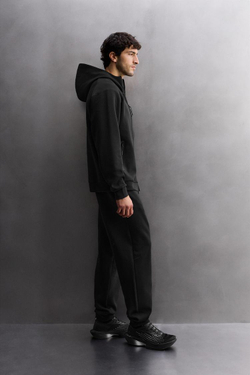 ZARA ТЕХНИЧЕСКАЯ ТОЛСТОВКА НА МОЛНИИ С КАПЮШОНОМ, ЧЕРНЫЙ