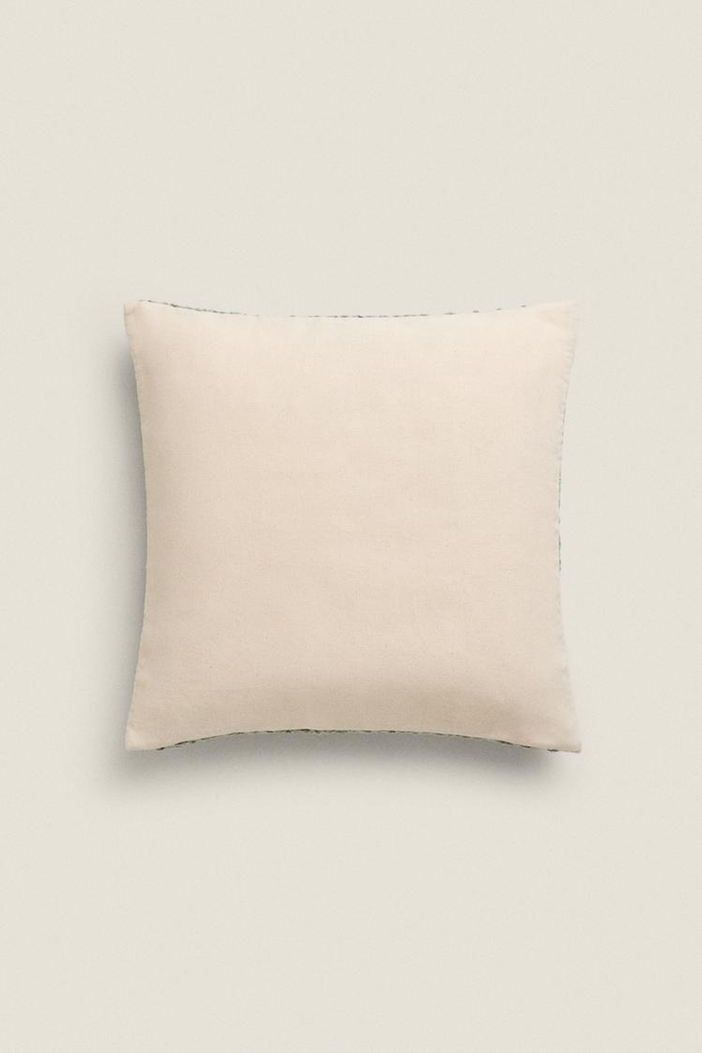 ZARA HOME ЧЕХОЛ ДЛЯ ДЕКОРАТИВНОЙ ПОДУШКИ С ВЫШИВКОЙ ИЗ РЕЛЬЕФНОЙ ТКАНИ, ЗЕЛЕНОВАТЫЙ