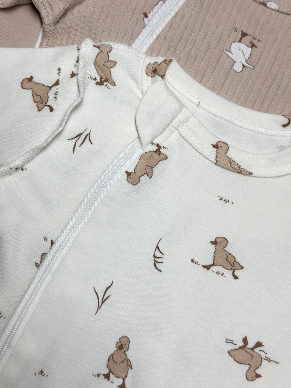 Комбинезон швы наружу на молнии Утята Экрю RinaAmari