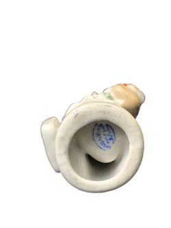 Фарфоровая статуэтка "Первоклассница" Полонне ЗХК