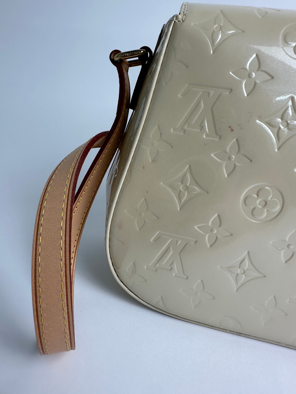 Сумка Louis Vuitton White Monogram Vernis Bellflower
