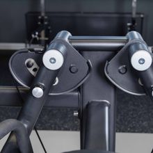 E7005 Дельт-машина. Стек 110 кг