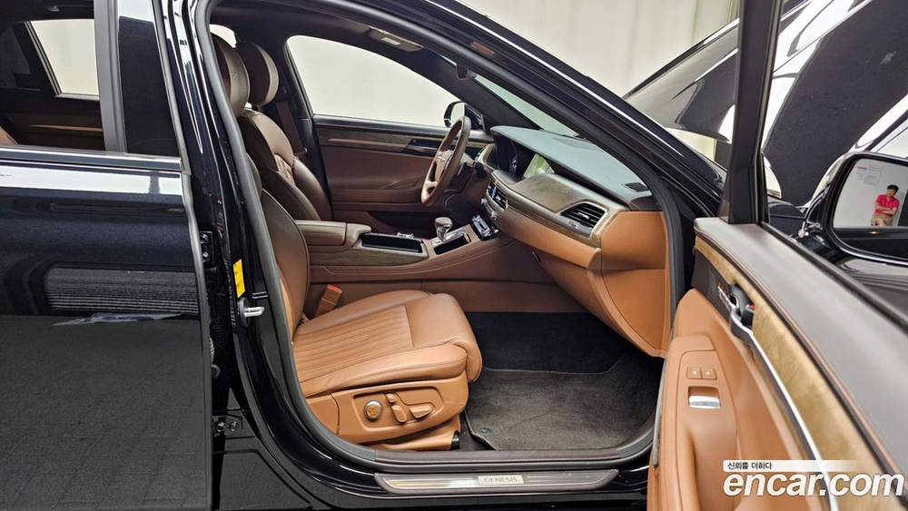 Genesis G90 5.0 AWD (06.2020)