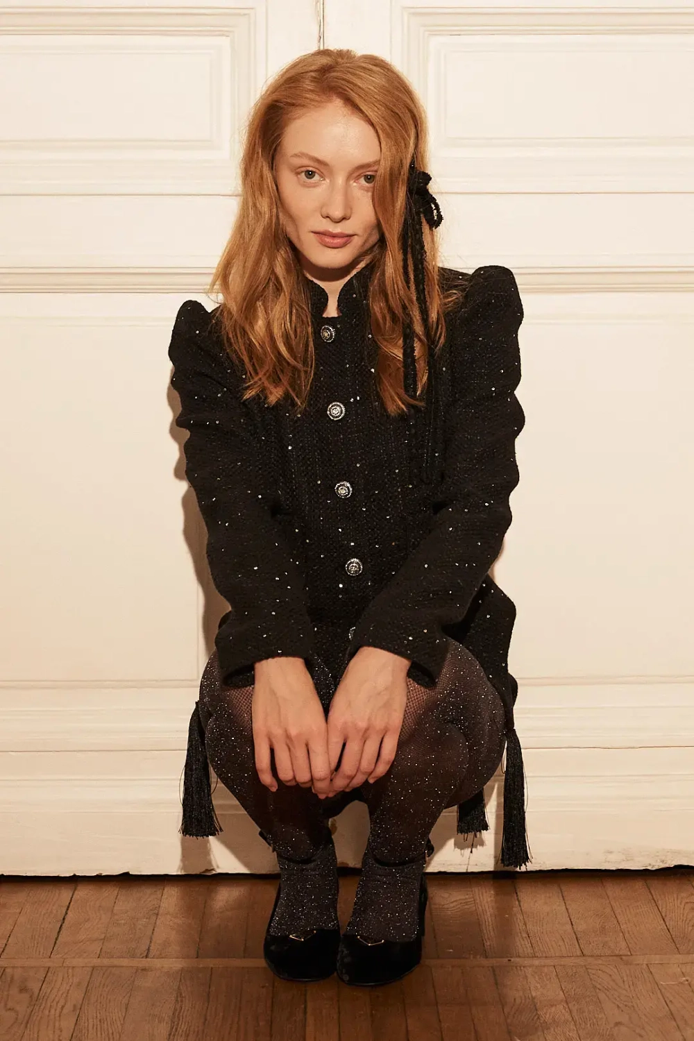 Заколка из бусин с бантиками черная