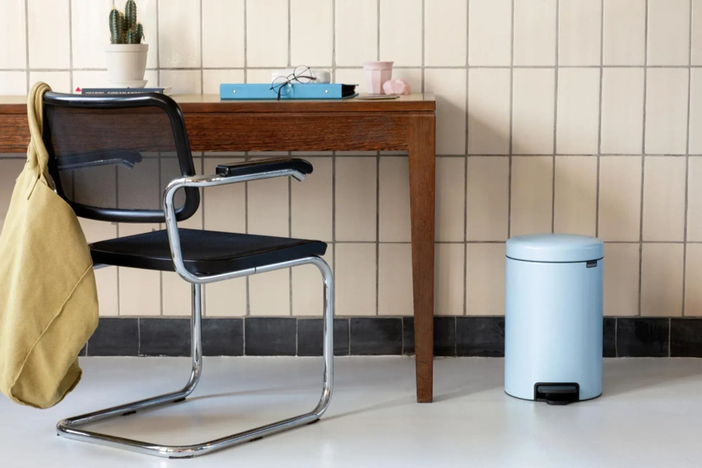 Brabantia NewIcon Контейнер для мусора 5л для миндаля