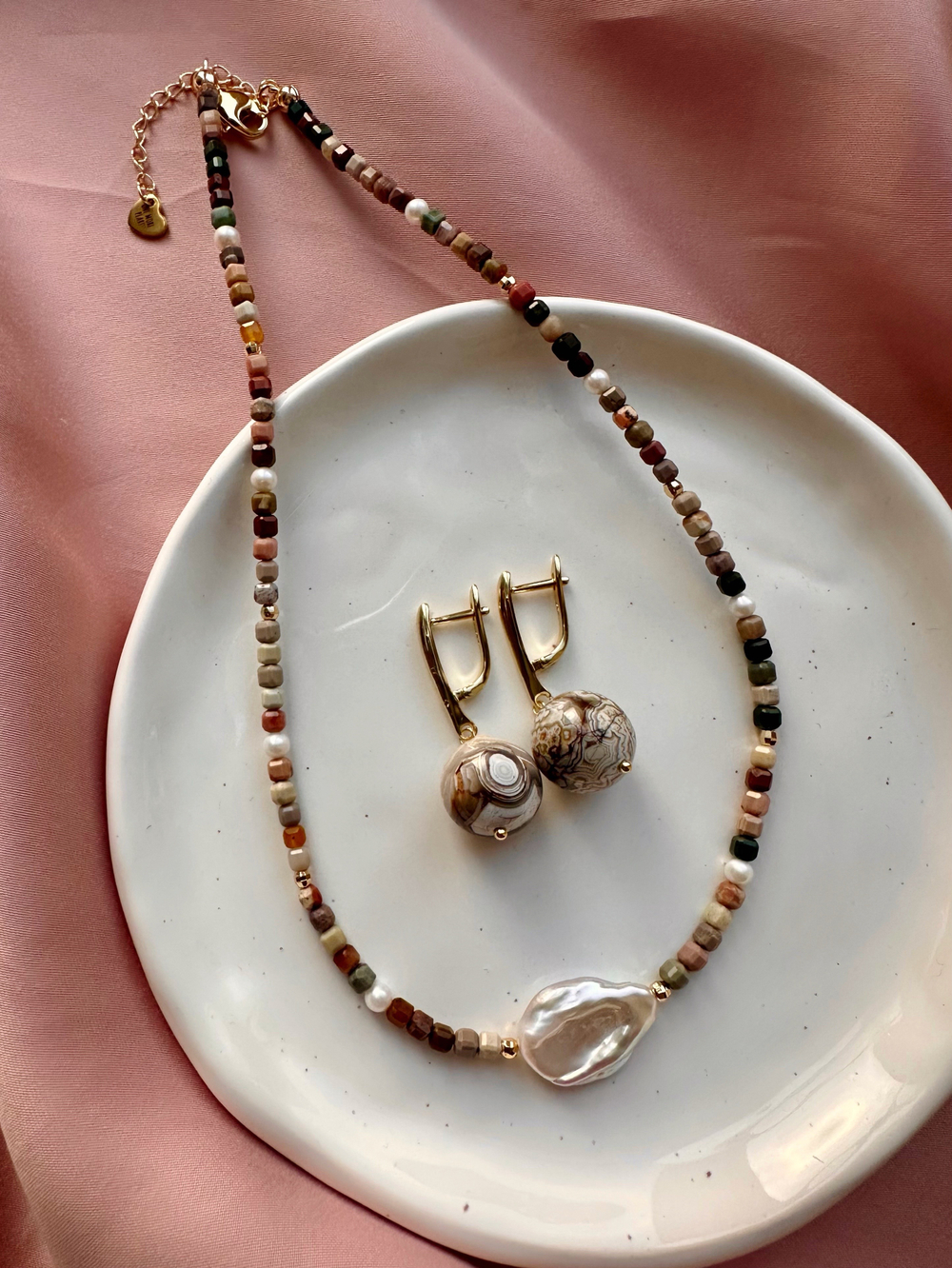 Чокер Картина пустыни из жемчуга и яшмы алашань