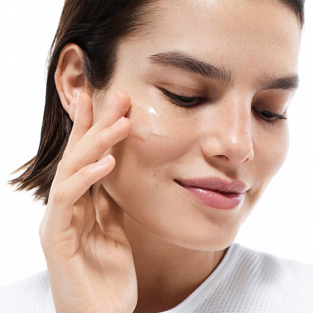 Clinique Even Better Clinical Radical Dark Spot Corrector + Interrupter - осветляющая сыворотка против изменения цвета кожи /   50  ml  / GTIN 192333027226