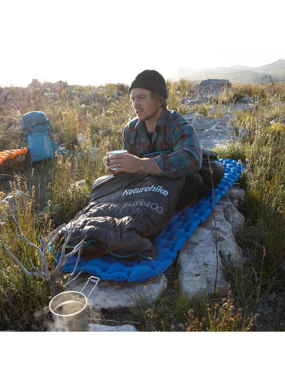 Мешок спальный Naturehike Ultralight CW400 M , 210х75 см, (правый) (ТК: +5C), черный