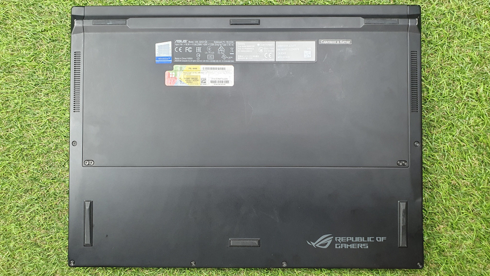 Игровой ASUS i7-9/24 Gb/RTX 2080 8GB/240 Hz/  ROG Zephyrus S GX531GXR-AZ047T 90NR02G1-M00780