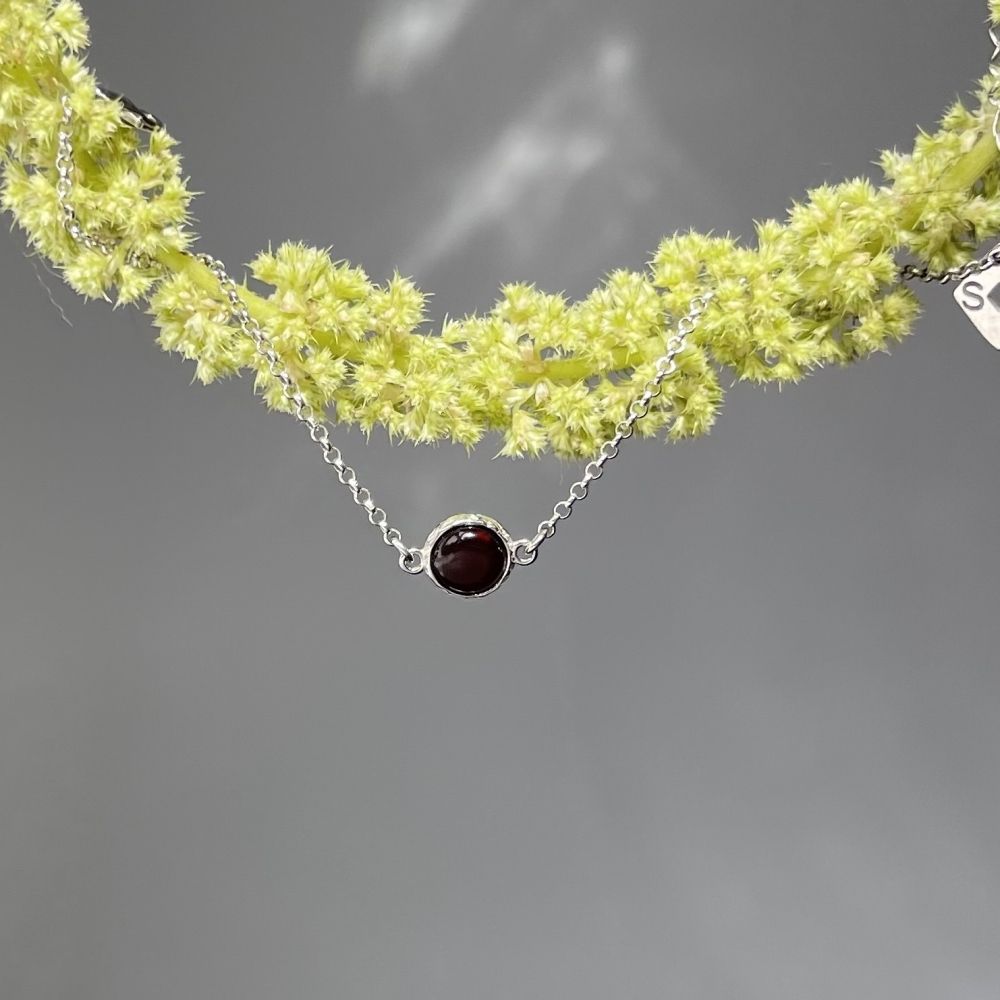 Колье Битое с вишневым янтарем