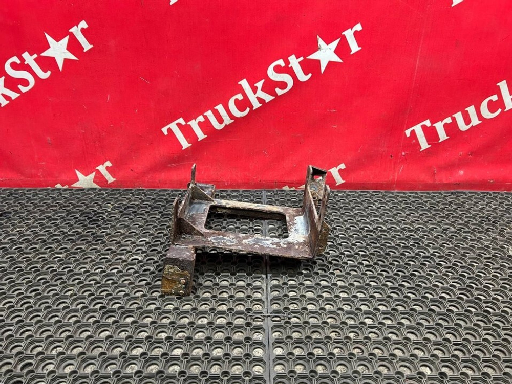 Кронштейн корпуса подножек правый